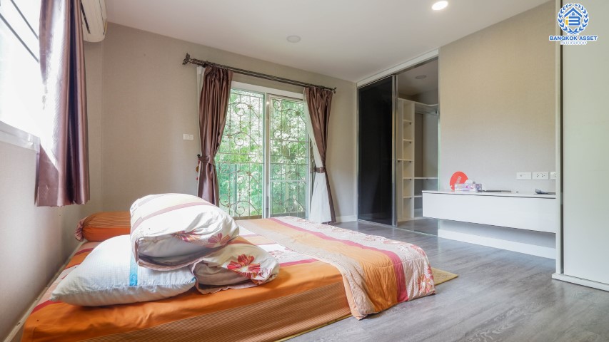 *****บ้านเดี่ยวมือสอง แบรนด์ LH ม.พฤกษ์ลดา1 บางใหญ่-เซ็นทรัลเวสต์เกต หลังมุม บ้านสวย ตกแต่งใหม่ เนื้อที่ 68 ตร.ว. ฟังก์ชัน 3 ห้องนอน 4 ห้องน้ำ 2 ที่จอดรถ บนทำเลเส้นทางสายหลัก "กาญจนาภิเษก" ใกล้เซ็นทรัลเวสต์เกต และเพียง 10 นาทีถึงรถไฟฟ้า "สถานีคลองบางไผ่"